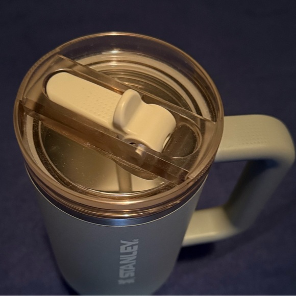 Stanley - Picture 4 of 4